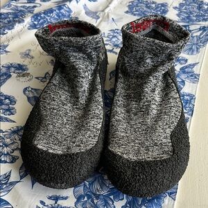 Joomra Slipper Sock Road Running Gray and Black Slip-On Shoes